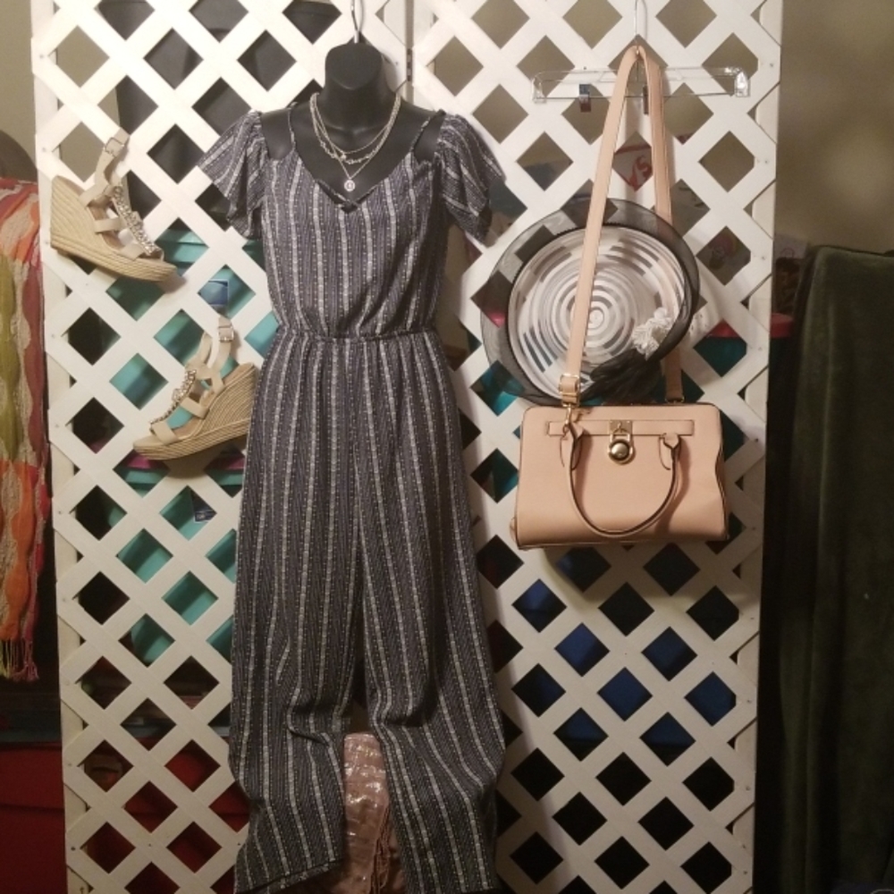 One Clothing Ladies Pants Suit Size Small